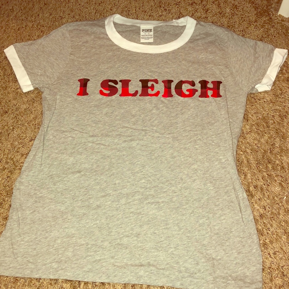 VS Pink “I Sleigh” shirt sz M